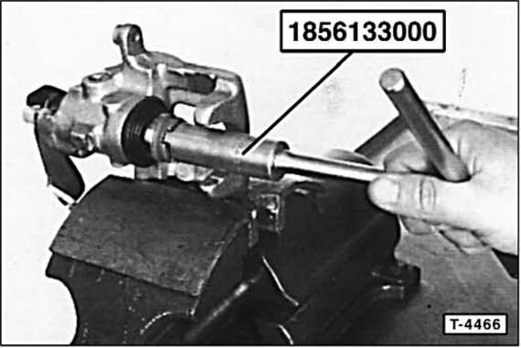 Scheibenbremsbeläge hinten aus-und einbauen